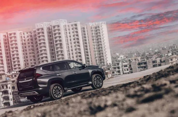 2020款帕杰罗劲畅国外试驾,新款帕杰罗劲畅越野测试