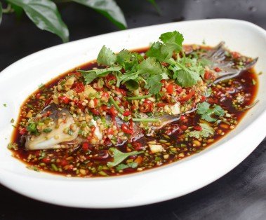 鲫鱼汤熬不白,教你一招补救,几分钟就能熬成奶白色