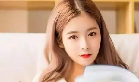 女人对你忽冷忽热的意思,一个女人对你忽冷忽热的表现