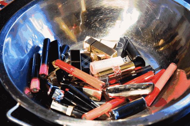 明星们出售闲置品的小黑幕，他们真的这么缺钱吗？