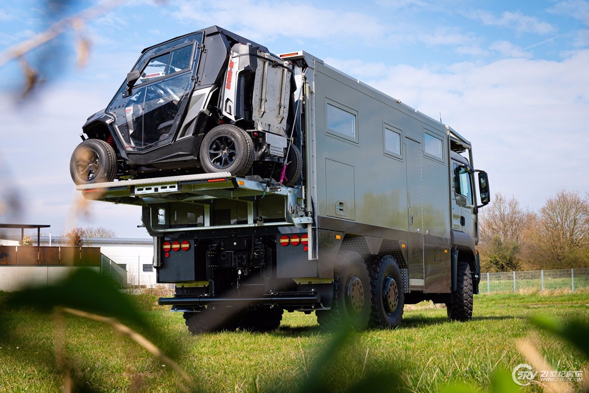 欧美顶级越野房车售价上千万,进口5米长2米高顶级越野房车