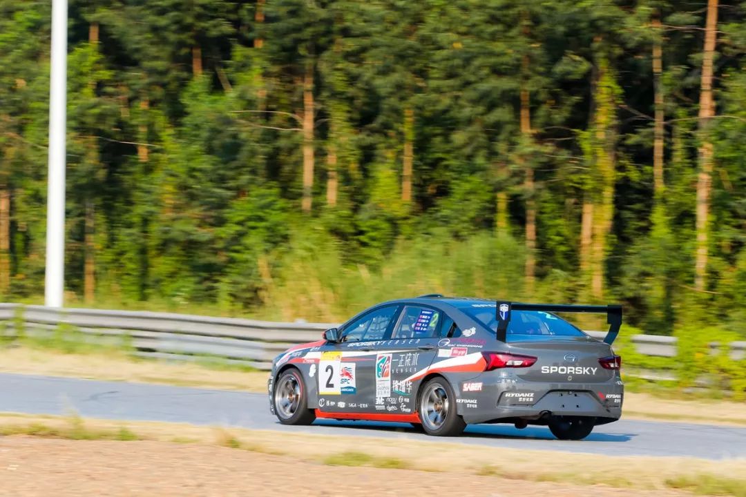 SEC广东R3排位激战,百威TPRRacing再夺杆