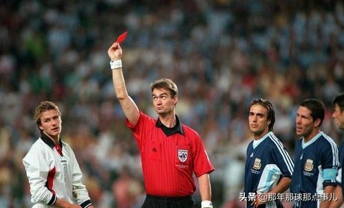 足坛趣闻大全,足坛10大最奇葩的黄牌