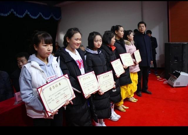 陕西工业职业技术学院招生标准,陕西正大技师学院招生办电话