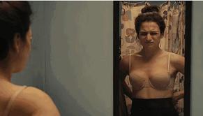 不能抓得太紧会适得其反,皮筋太紧勒手红印子