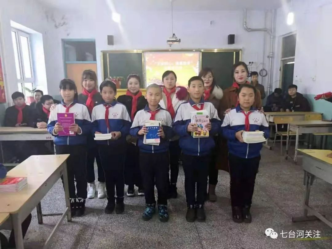 爱心企业为学校捐赠图书,爱心企业为我校捐赠图书简报