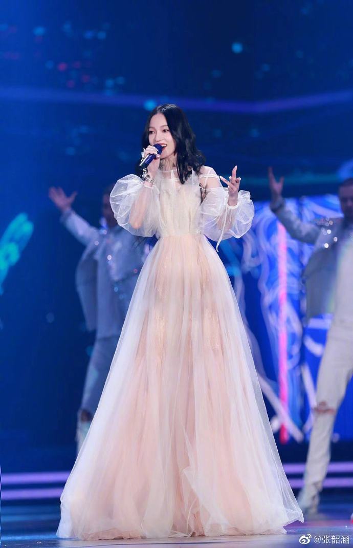 张韶涵与网红同台尴尬现场,张韶涵和网红对话