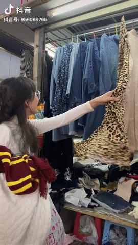 菜市场衣服真的绝了合集,为什么菜市场的衣服那么便宜
