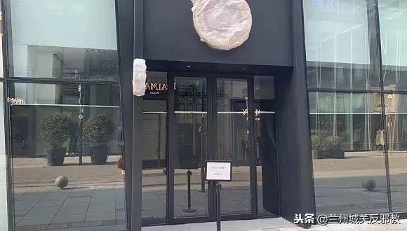 加拿大鹅10天市值84亿,加拿大鹅暴跌波司登暴涨