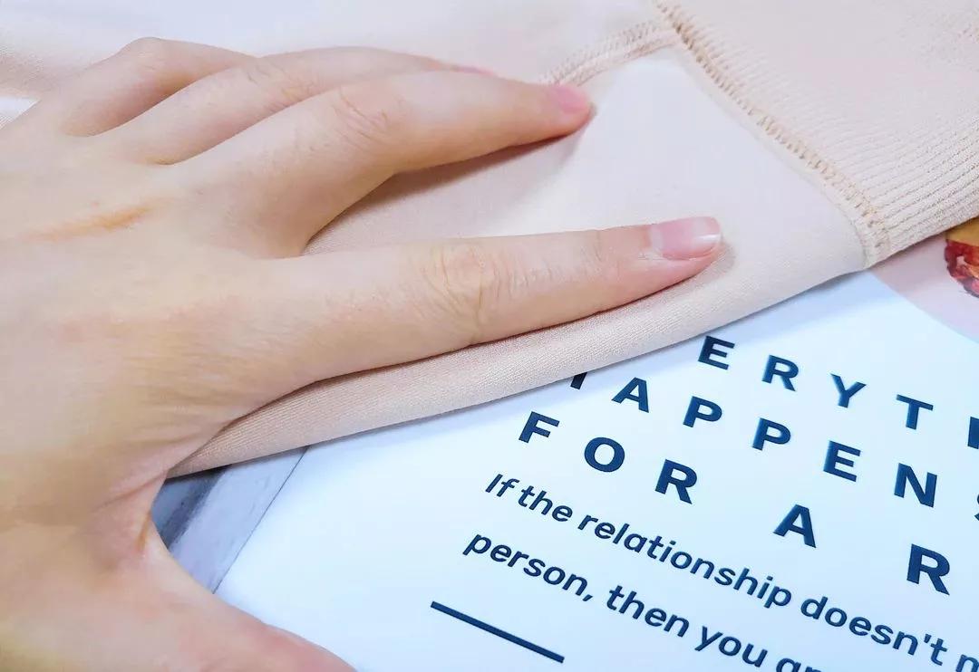 降温了！日本女星穿上了“光腿神器”，加绒保暖还时尚