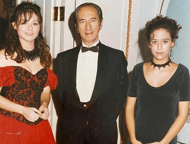 她是赌王最苦命的孙女，父母双亡，惨遭离婚，罹患癌症，无缘家产