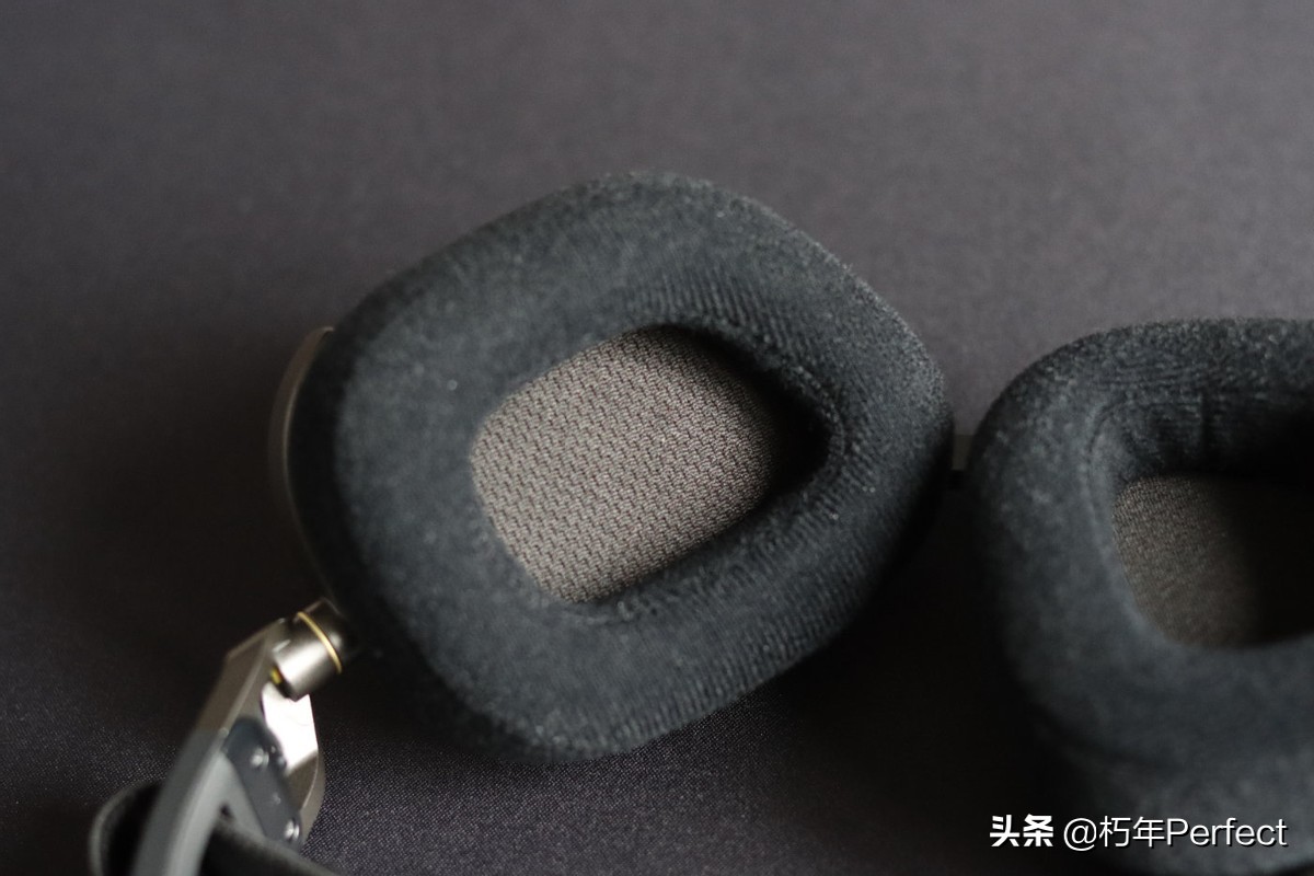 海盗船hs70无线耳机评测,海盗船hs80耳机开箱