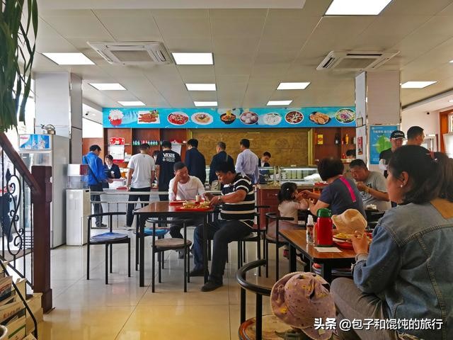 在威海菊花顶社区吃食堂进古陌岭运动健康公园宜居好环境