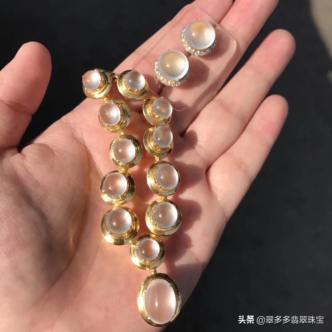 如果你不懂翡翠的“水头”看完这篇文章你就会明白