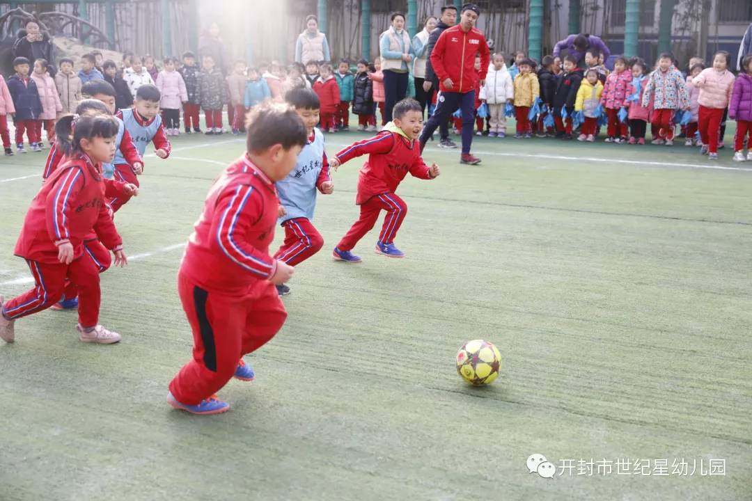 幼儿园足球运动,运动速度与激情