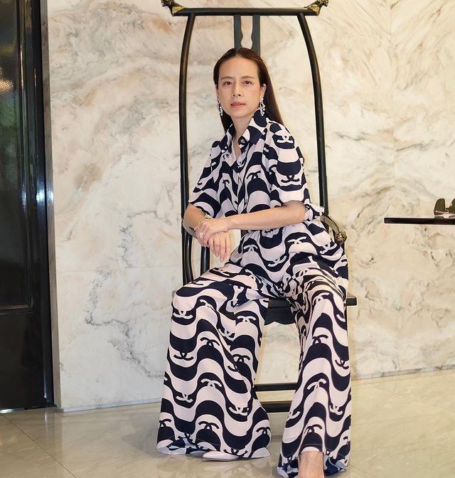 56岁泰国华裔富婆跪拜苏提达,泰国第一美女香奈儿