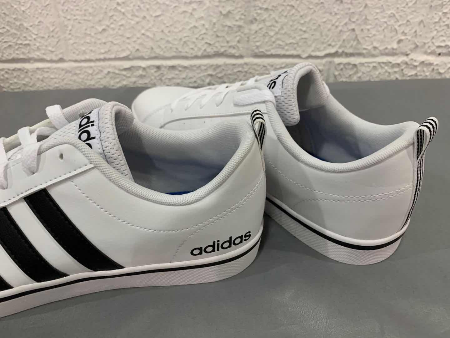 阿迪达斯neodaily3.0军绿色怎么搭配,阿迪达斯neo2019高帮鞋