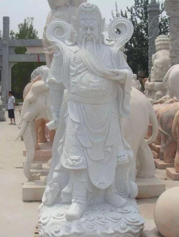 云南石雕关公人物雕像,关公雕像佛纹寓意