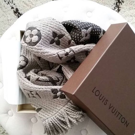 价格1k-2k的围巾,围巾三十多块钱一条