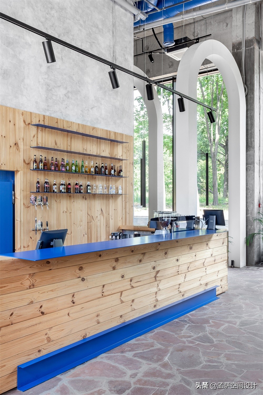 莫斯科FanFood主题餐厅，享受美食与足球带来的乐趣