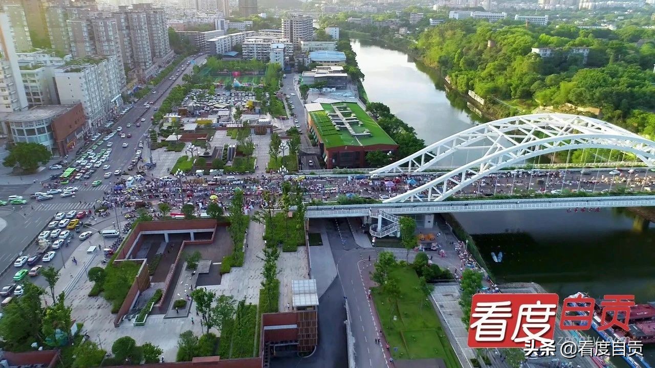 体验不一样的地摊经济,感受地摊经济呼吸别样的烟火味