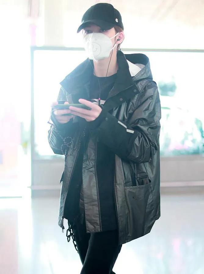 防疫造型大赛第二弹，杨幂热巴刘雯...戴口罩也挡不住的时髦感