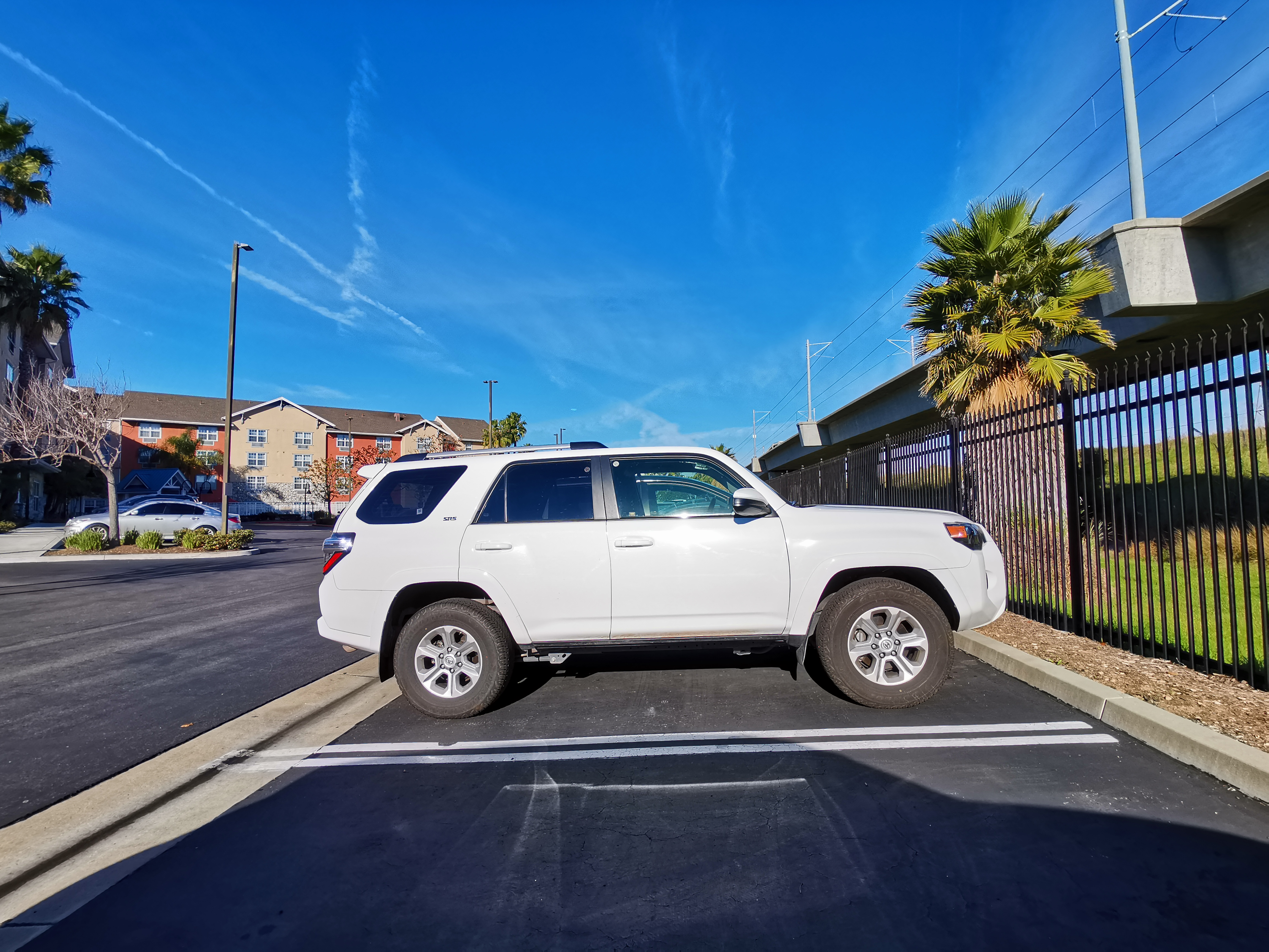 丰田超霸4runner隐藏功能,丰田超霸4runner越野和牧马人