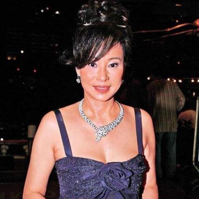 赌王三太卡地亚豹子项链,赌王三太珠宝