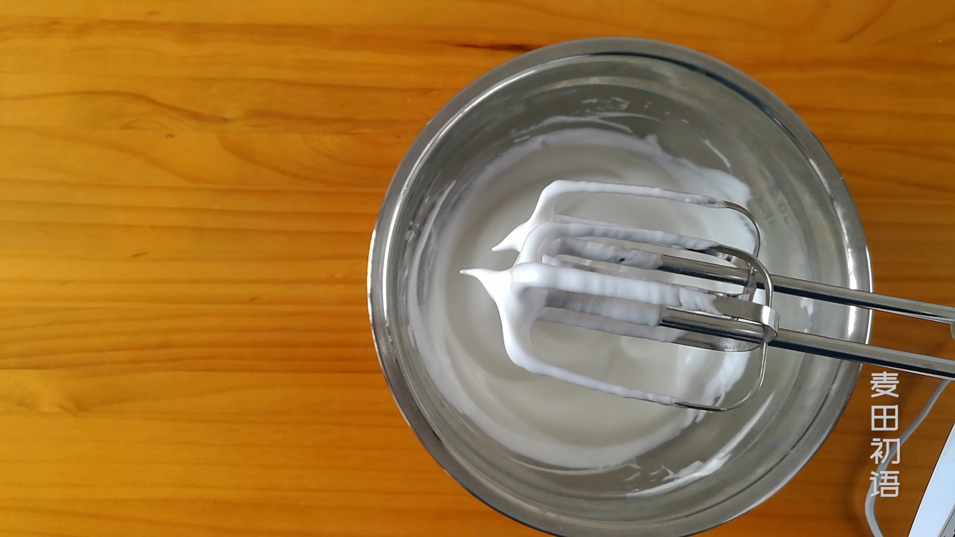 纸杯戚风蛋糕不塌不回缩的诀窍,用纸杯做戚风蛋糕湿乎乎的