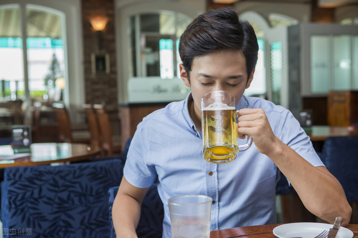 喝酒怎么不脸红妙招,喝酒怎样才能不脸红