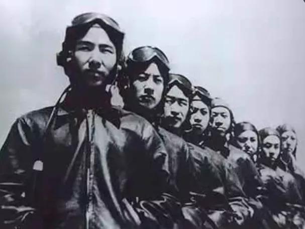 英雄归来放的歌曲,英雄归来里面的一战