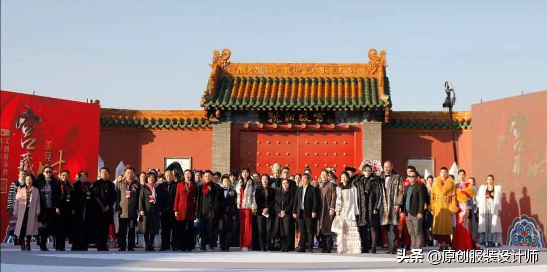 在沈阳故宫开活动,沈阳故宫红墙走秀视频