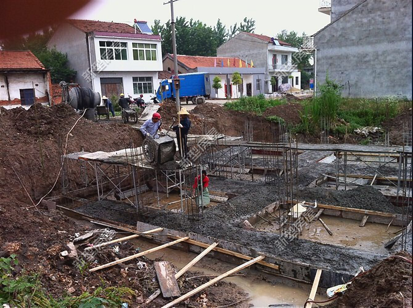 农村建房浇筑混凝土用c25还是c30,农村自建房c30混凝土配合比表