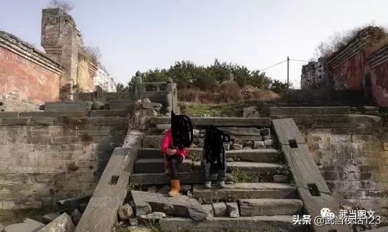 1975年在武当山回龙观被烧死的黎道长(坤道)