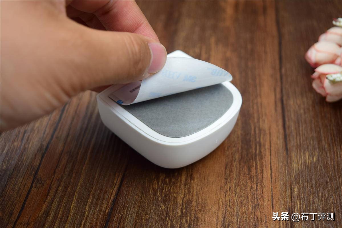 简单一贴，保护孩子爬窗还能防盗：叮零窗户限位报警体验