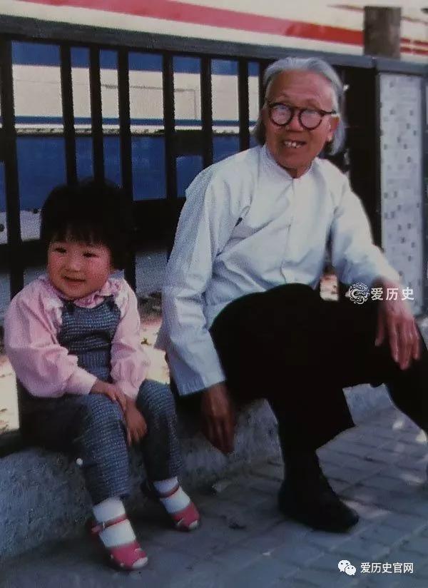 天津青年路的老照片1990年,天津市南京路图片