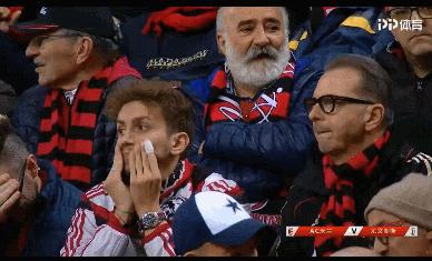 伊瓜因怒吼c罗,伊瓜因红牌怒吼c罗