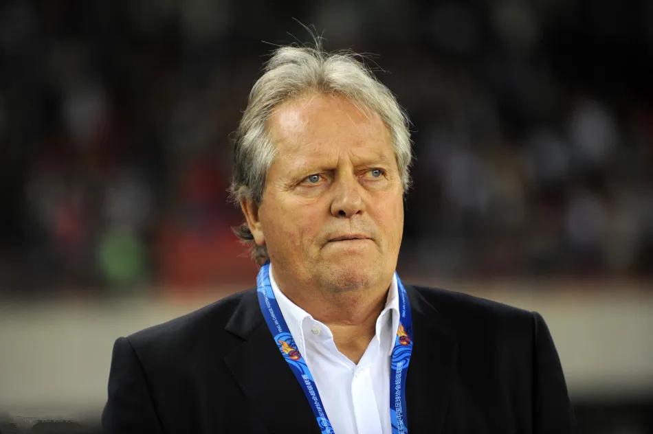 李铁主教练时期的国足哪一年,国足三大变化李铁