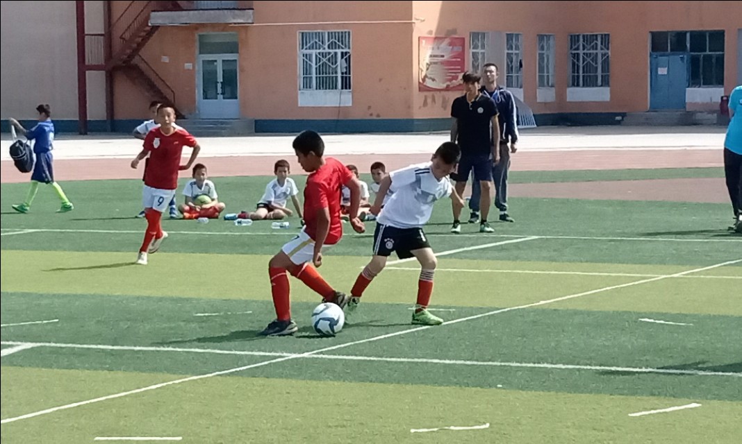 2015新疆乌鲁木齐校园足球比赛,沙区校园足球联赛比赛视频