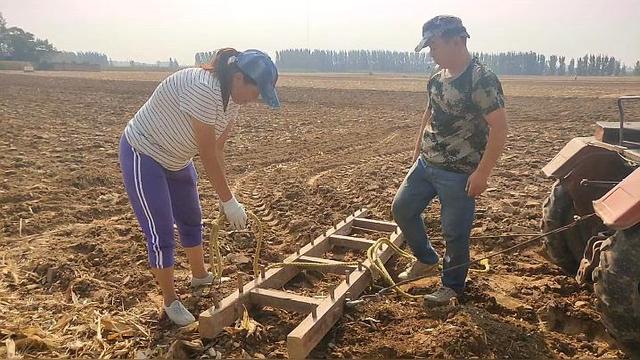 河南农村老伯埋怨自己“话太多，管太宽”害得儿子离了婚，咋回事