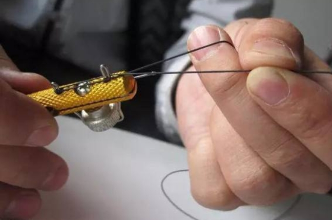 究竟如何绑钩又快又好？这“五步”，才是高手与菜鸟的差距