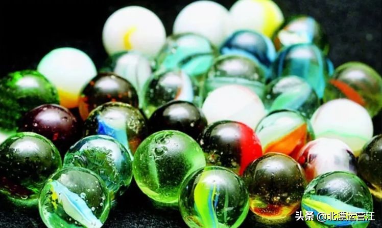 80后的童年回忆踢瓦片,北方80后小时候的瓦片