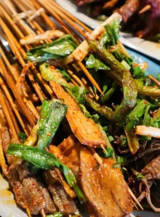 串串天堂抖音爆款！走，跟着趣码君打卡南桐梓林”新街里美食街