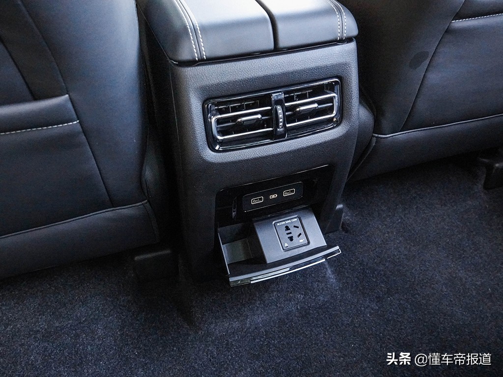 捷途x702020款1.5t手动悦行版7座,2020款捷途x70plus