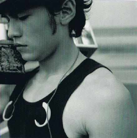 周杰伦出道与现在对比,周杰伦是如何出道的