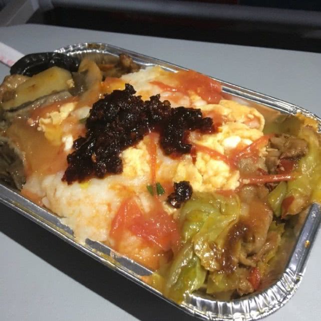 川航飞机餐头等舱一口面,川航飞机餐真的很好吃吗