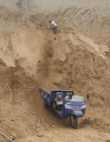 搞笑的gif动图辣眼睛啊,搞笑gif这次应该能吃回本了吧