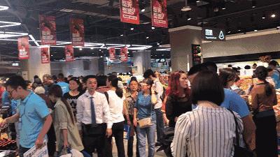 四环外开了家盒马，整个剑南大道的人都去凑热闹了