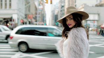 羊绒披肩围巾99元,桑蚕丝围巾199元