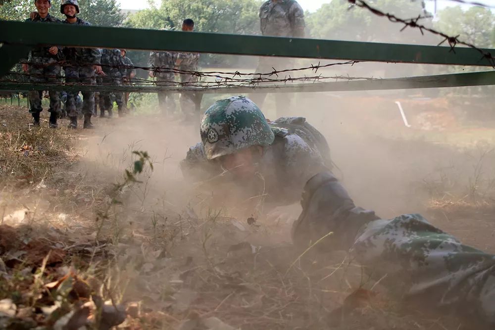 入伍一个月，新战友们对26个英文字母有了全新的认识！